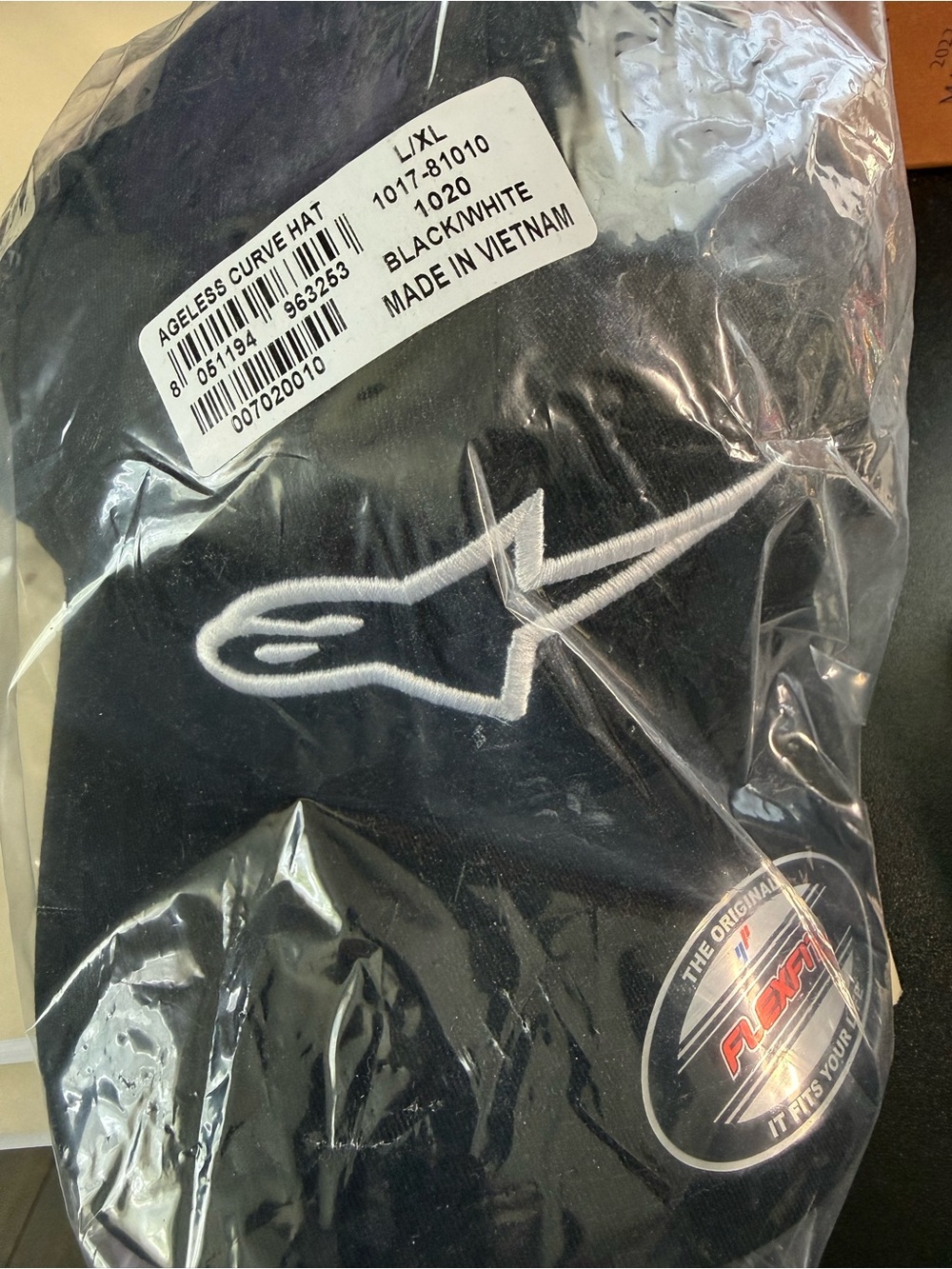 Alpinestars cap. NWT L/XL